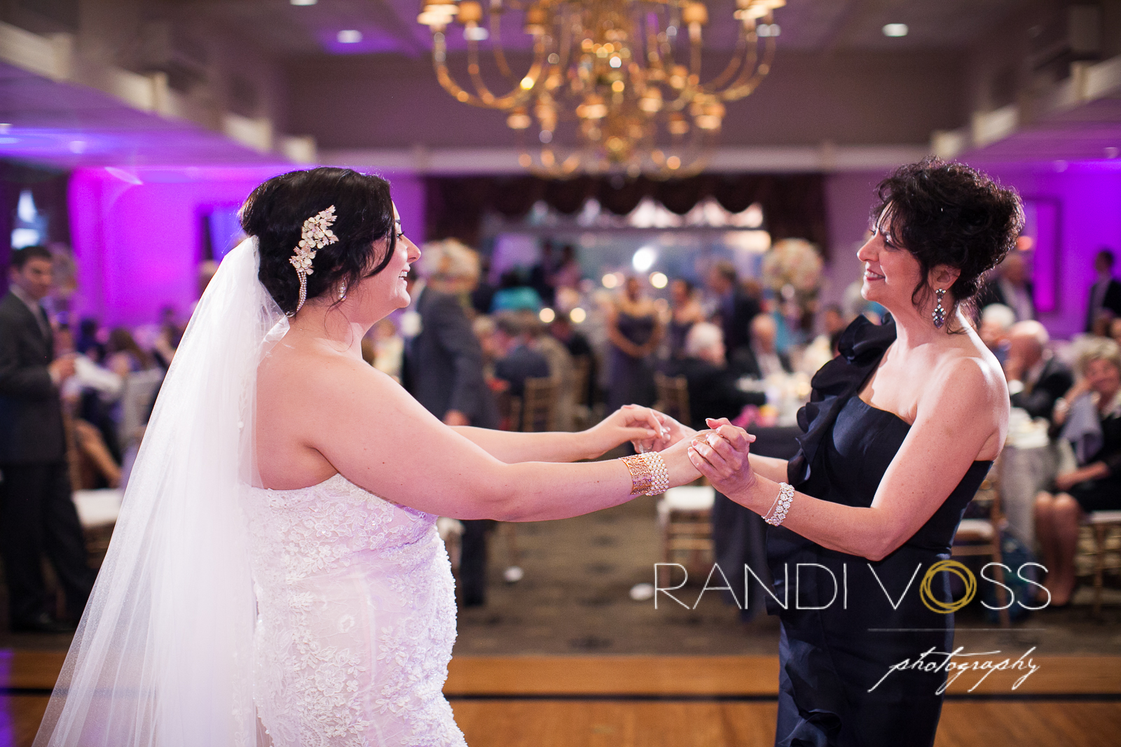 21_South Hills Country Club Wedding Photography Pittsburgh_2393